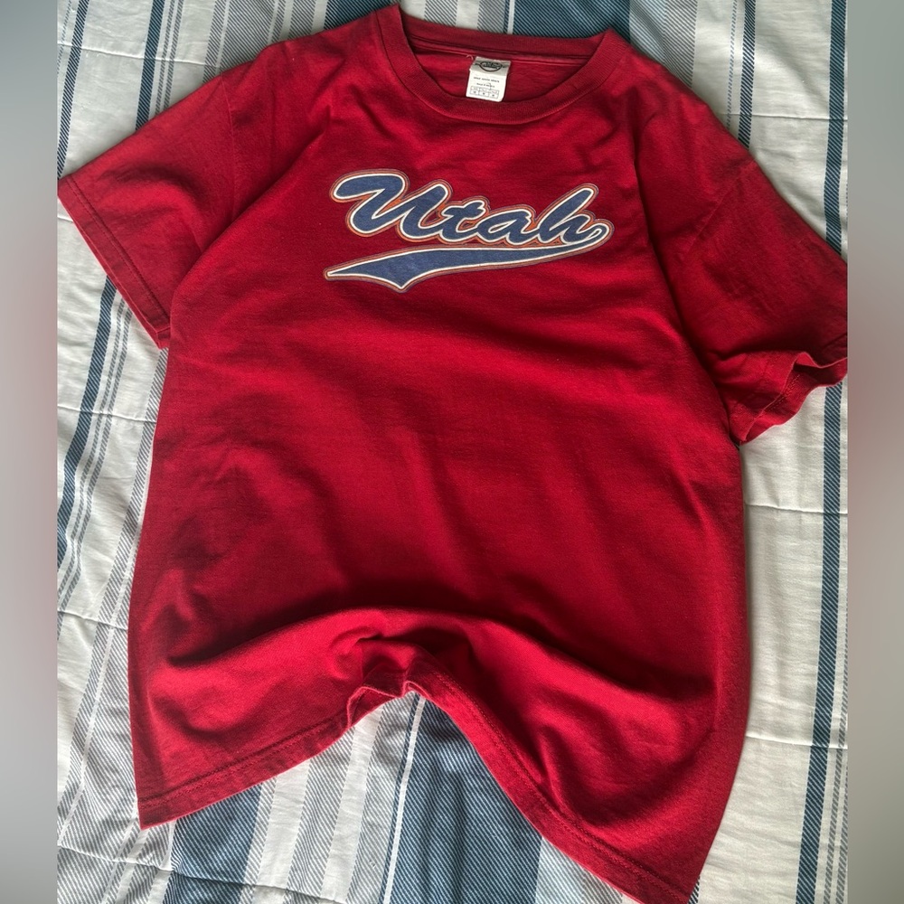 Red Utah vintage t shirt, Medium men’s, red